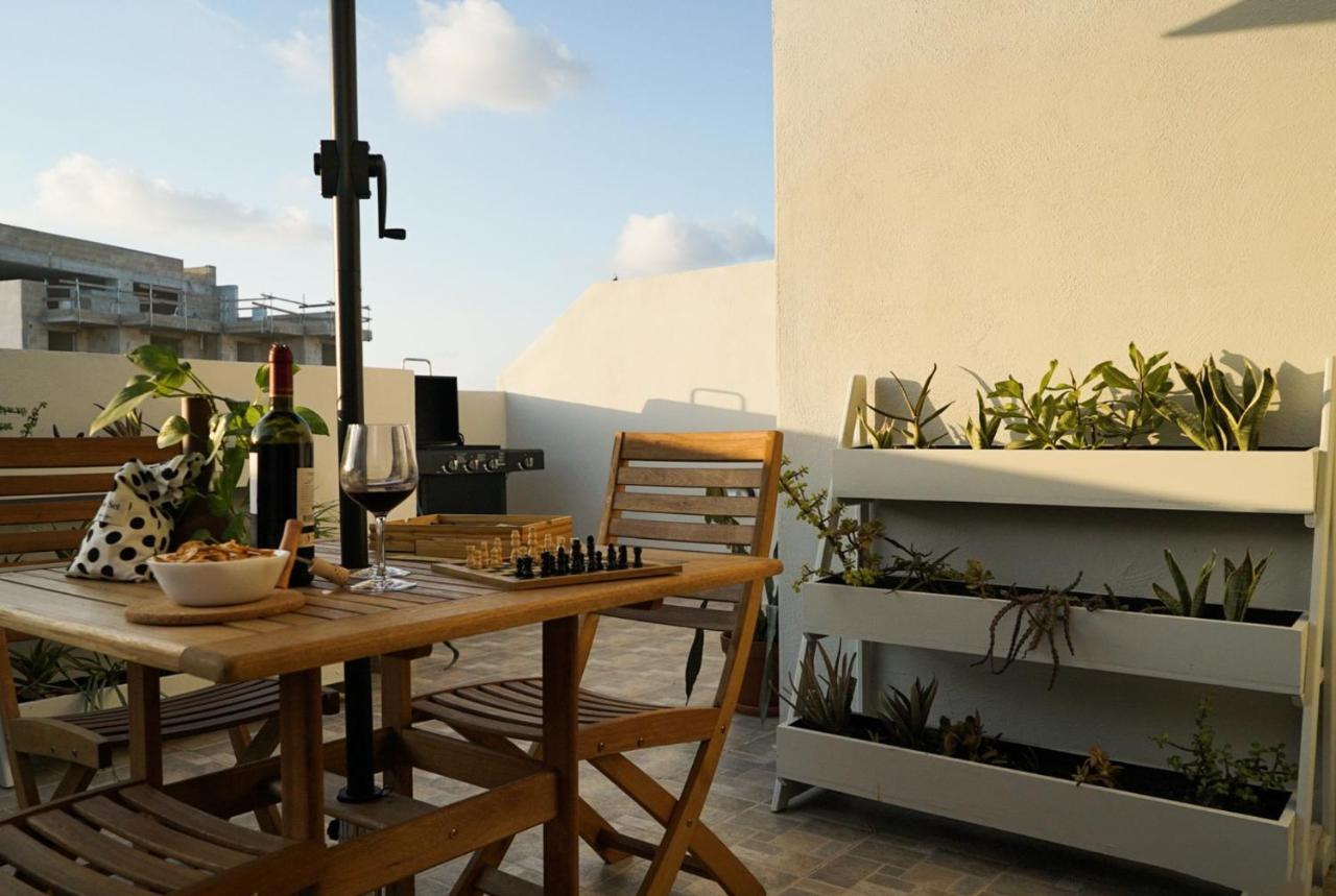 Cosy Designer Seaview Penthouse With Terrace & Bbq Apartment St. Paul's Bay Luaran gambar